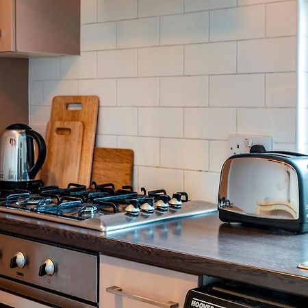 1 Bd Apt In Historical W Belfast Close To Centre Εξωτερικό φωτογραφία