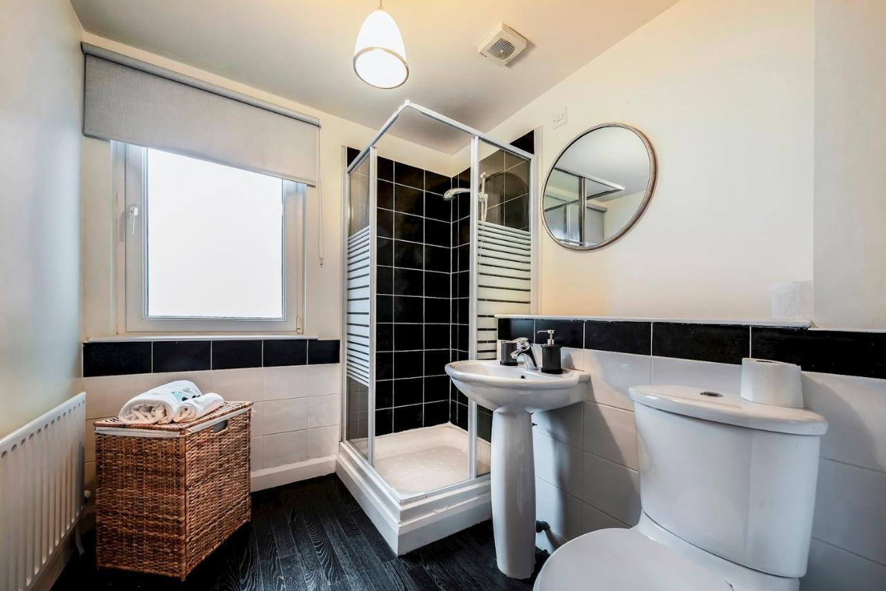 1 Bd Apt In Historical W Belfast Close To Centre Εξωτερικό φωτογραφία